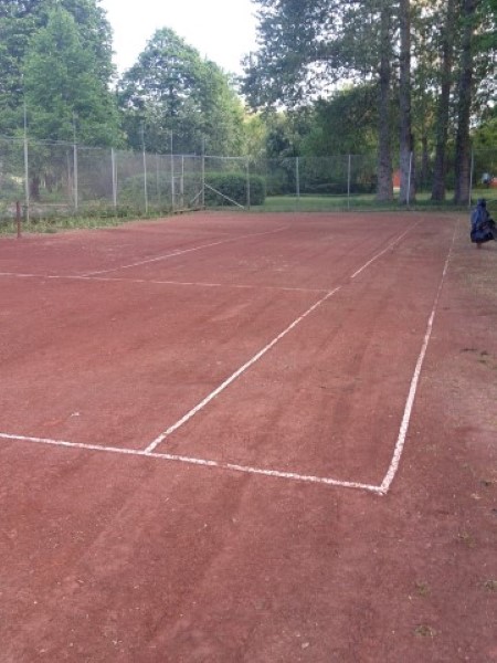 Tennisbana grus i parken vid Fyrisån, Foto Per Nyman