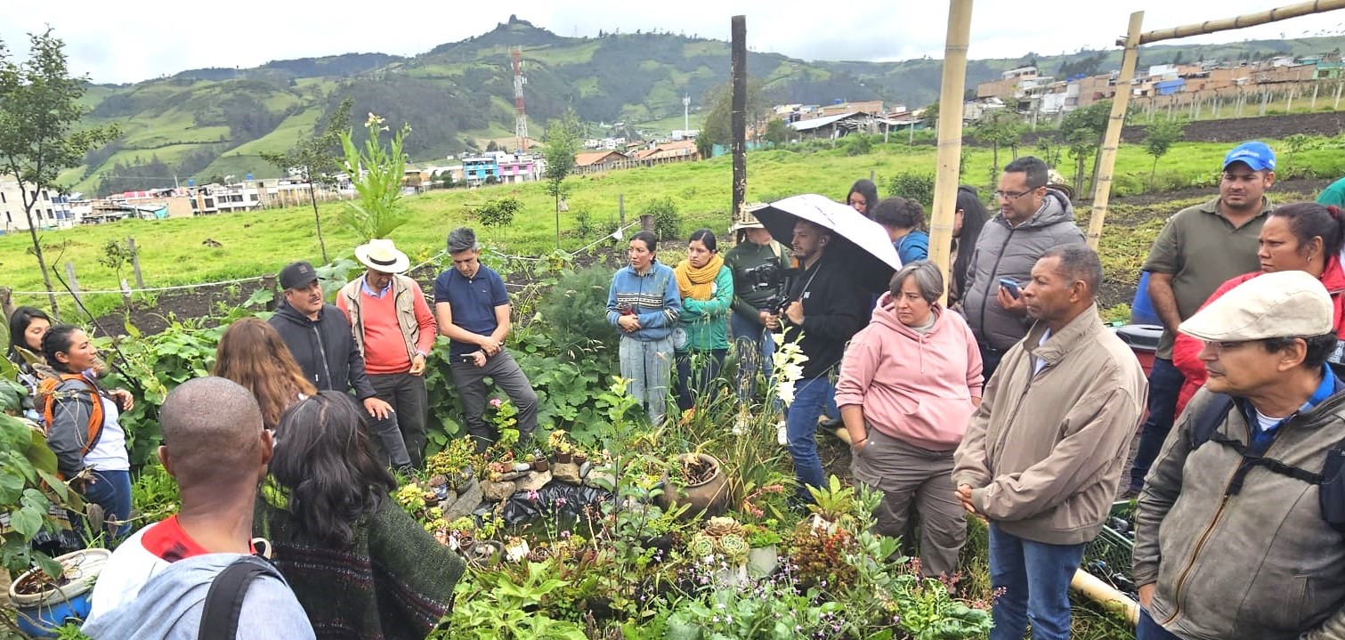 Visit to the Mama Lucha school, which advises on land stewardship and agroecology practices in Nariño Centro. Photo: Marie-Hélène Dabat