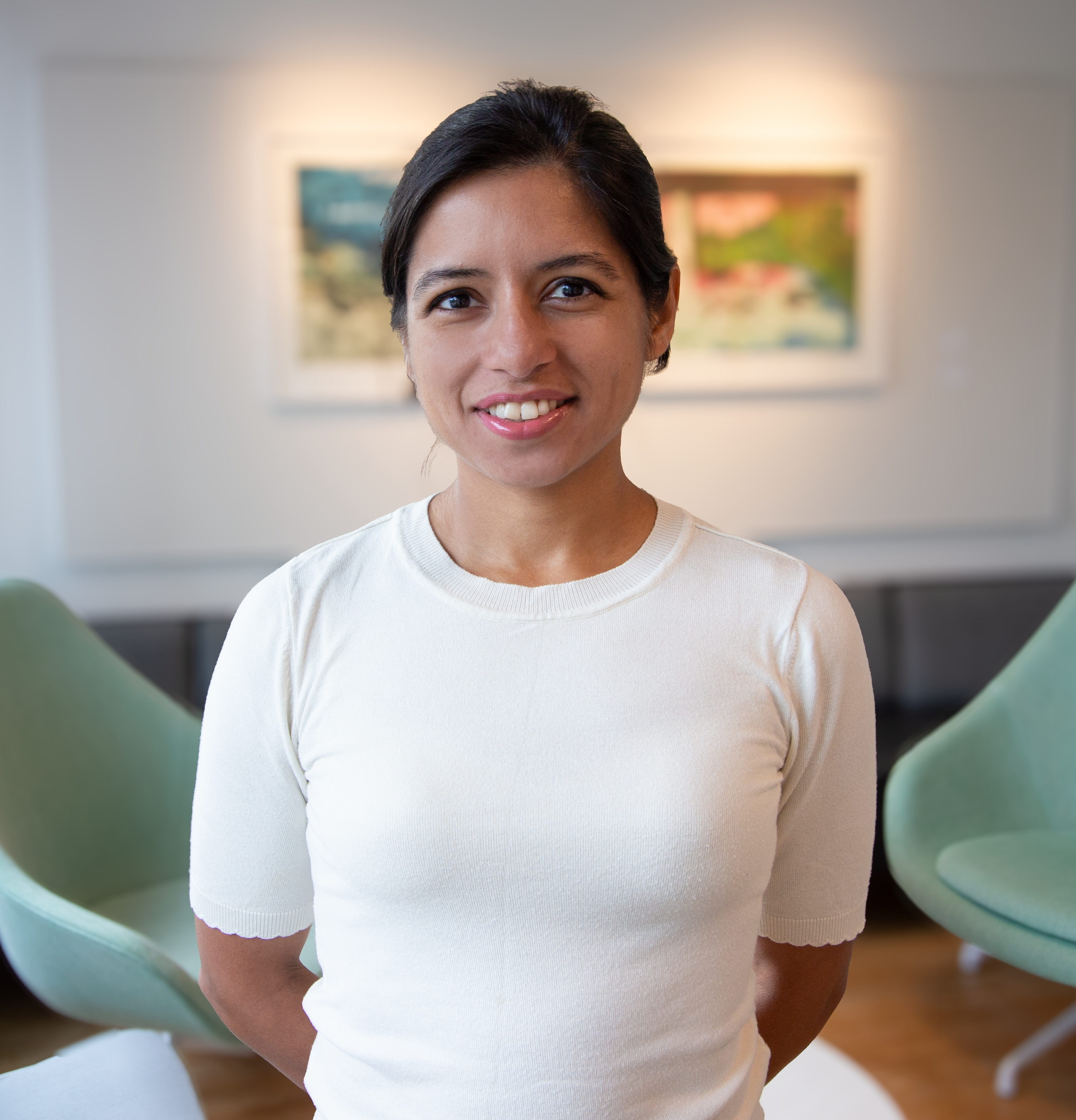Portrait photo of Mallika.
