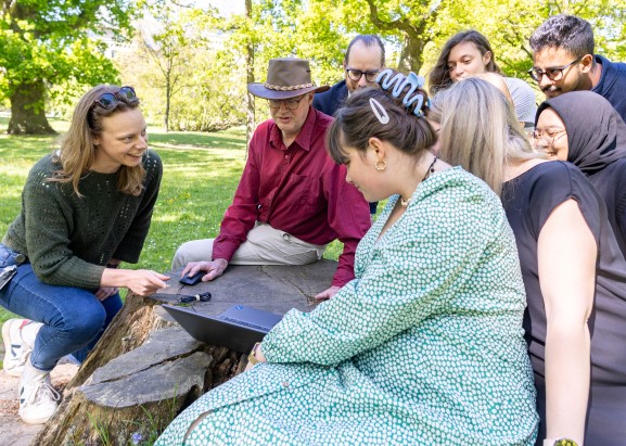 Ida Wallin och studenter
