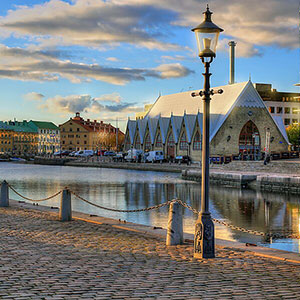 Feskekörka i kvällssol