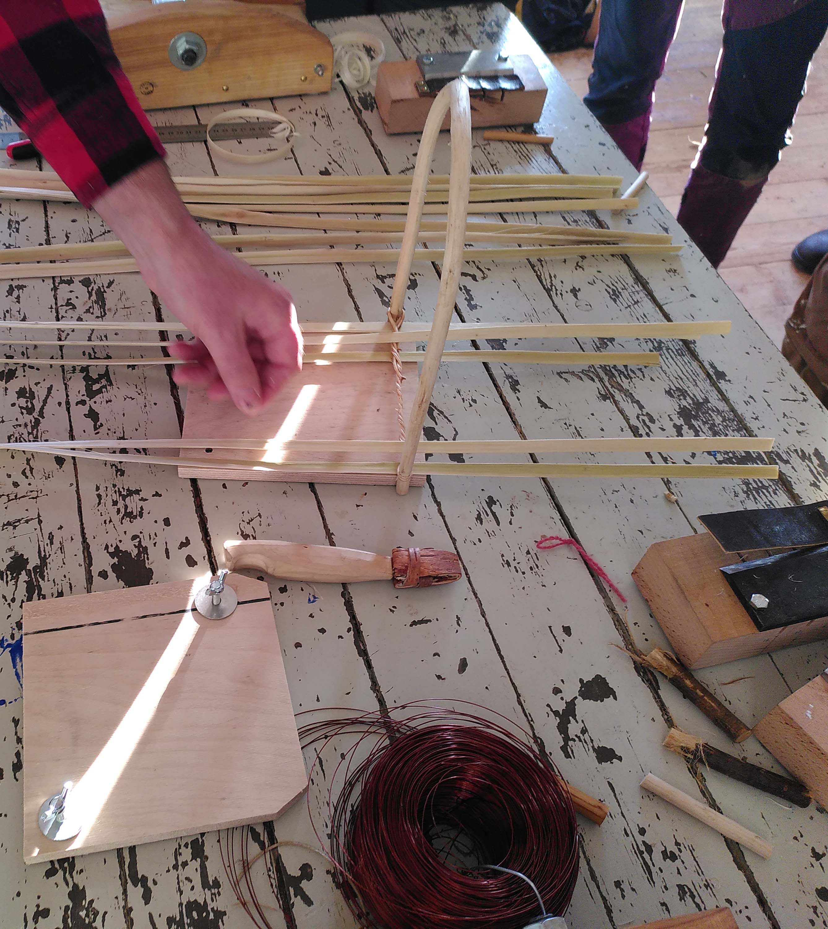 Hantverk med material direkt från naturen