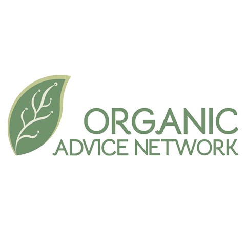 Organic Advice Networks logotyp, nätverkets namn med ett grönt löv bredvid..