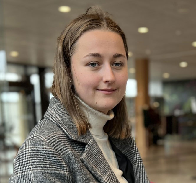 Foto på Emilia Mattsson.