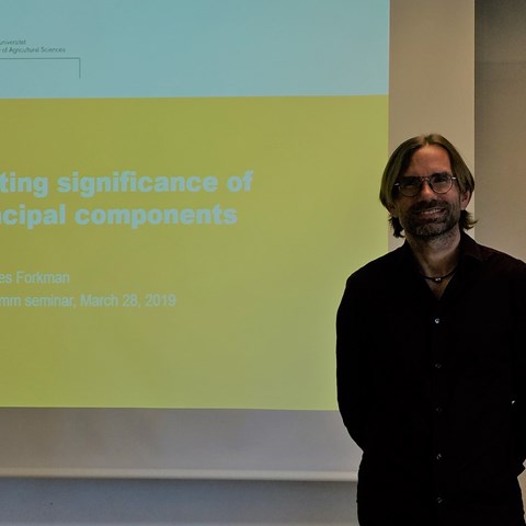 Johannes Forkman giving his presentation, photograph