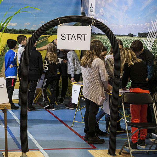 Myller av barn på SciFest.