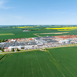 Flygfoto av industribyggnader.