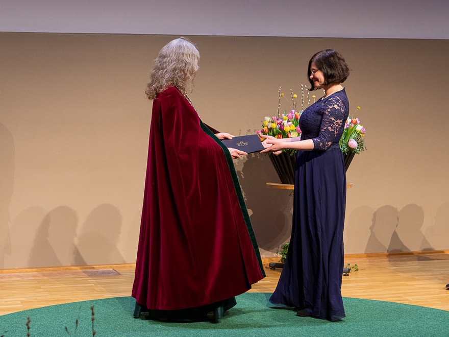 Maria Knutson Wedel och Marie Spohn vid installationen 2022