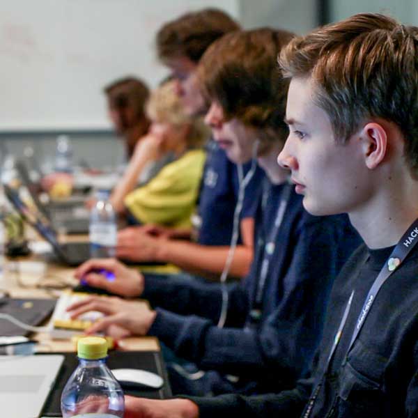 Lag från Hack for Sweden 2018. Foto: Hack for Sweden, Stefan Lundaahl