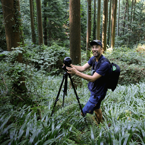 Fotografering av Japanska rekreationsskogar med 3D kamera. Ome, Japan. 2018. Foto. Gunnar Cerwén. 