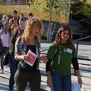 Nya studenter på rundtur på Campus Ultuna. Foto: Jenny Svennås-Gillner