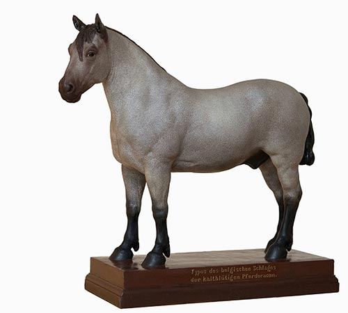 En modell av en häst från 1800-talet, foto.