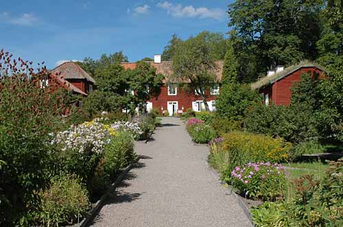 Hammarby ligger ett stenkast från Lövsta. Linné med familj bodde här om somrarna, foto.