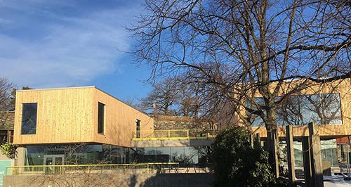 Baltic Sea Science Centre på Skansen i Stockholm innehåller utställningar om hur Östersjön mår. Byggnaden har många akvarier, foto.