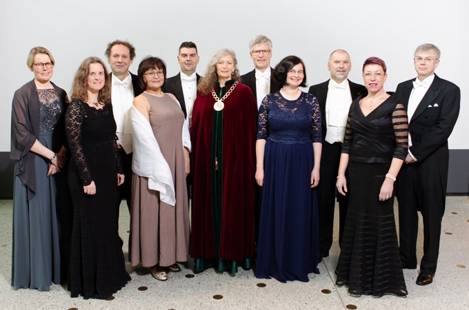Picture of the Vice-Chancellor of SLU and all of the new professors inaugurated at SLU in Uppsala this year.