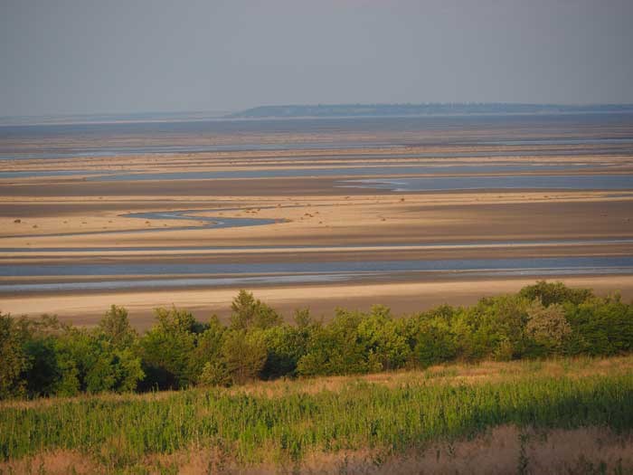 Kachovka-reservoaren kort efter att den torrlagts 2023. Foto 