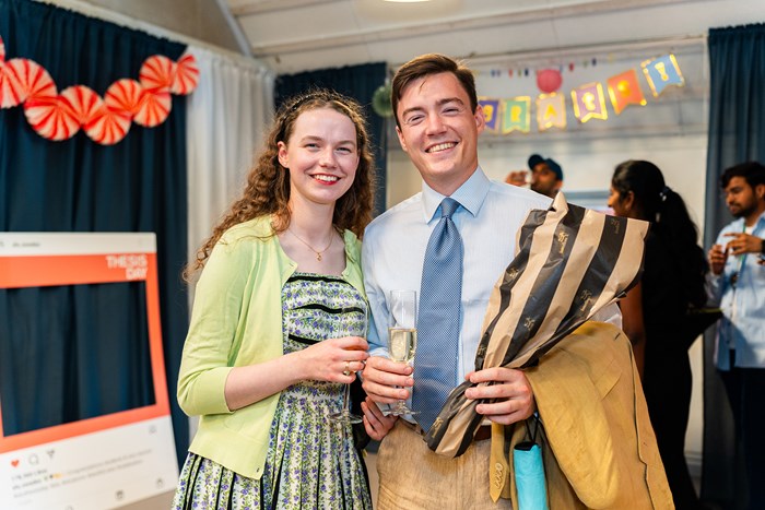Two people celebrating at Thesis Day in Alnarp 5 June 2025. Photographer Joe Miller.